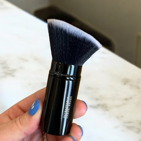 Laura Geller NEW Beauty Retractable Angled Kabuki Brush - Picture 7 of 8